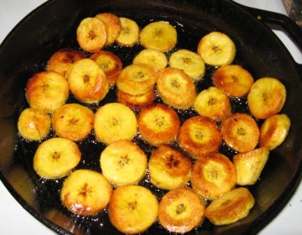 Platanos frying