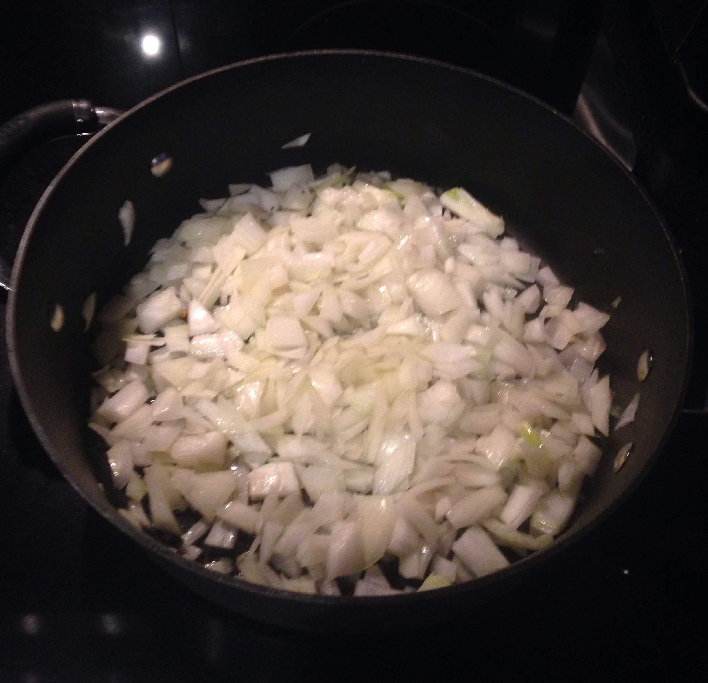 Frying onions in oil